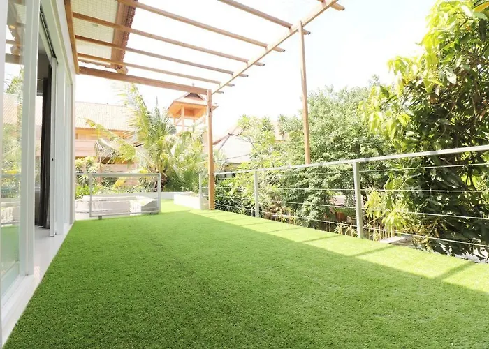 Tepi Pantai Seminyak