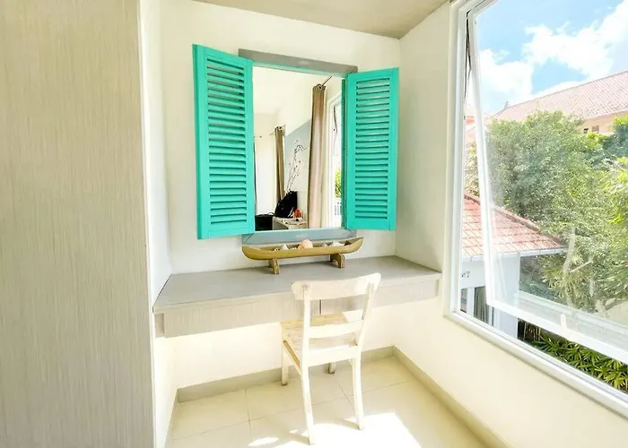 Tepi Pantai Villa Seminyak