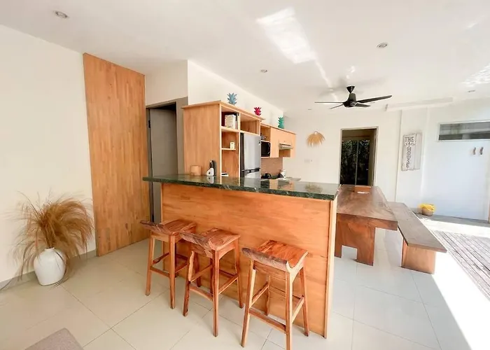 Tepi Pantai Villa Seminyak